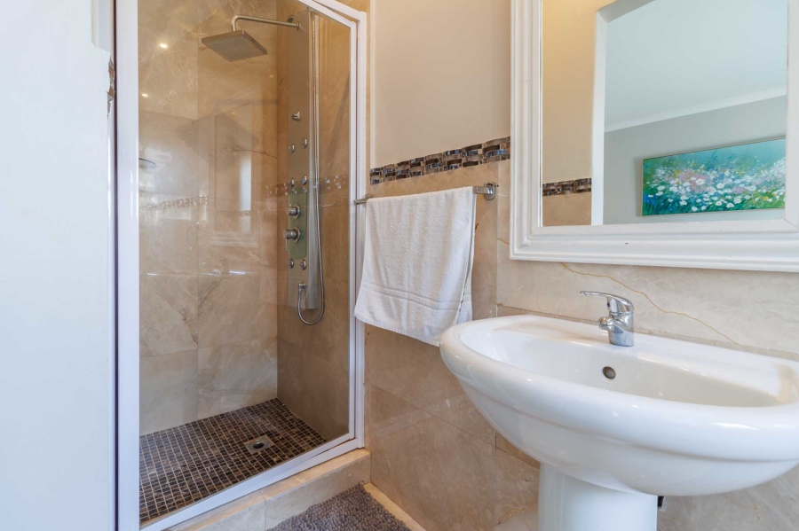 4 Bedroom Property for Sale in Flamingo Vlei Western Cape